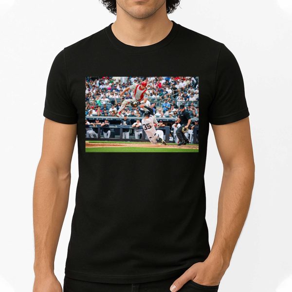 JT Realmuto With a Remarkable Play Shirt