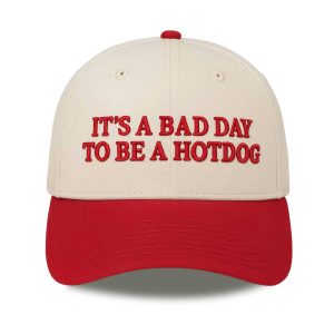 Taylor Lewan Wears It’s A Bad Day To Be A Hotdog Hat