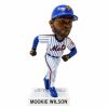 2026 Giveaway Mets Mookie Wilson 1986 Iconic Moments Bobblehead (1)